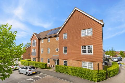 Blunden Way, Horley RH6 2 bed apartment for sale
