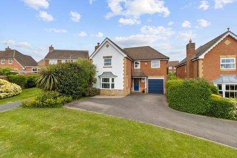 Glessing Road, Pevensey BN24 4 bed detached house for sale