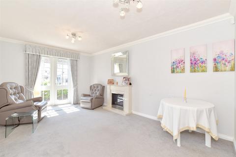 The Hornet, Chichester, West Sussex 1 bed ground floor flat for sale