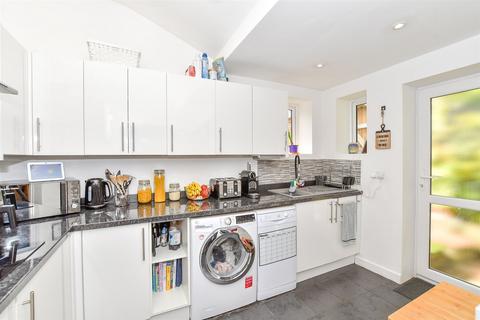 Rose Street, Tonbridge, Kent 2 bed end of terrace house for sale