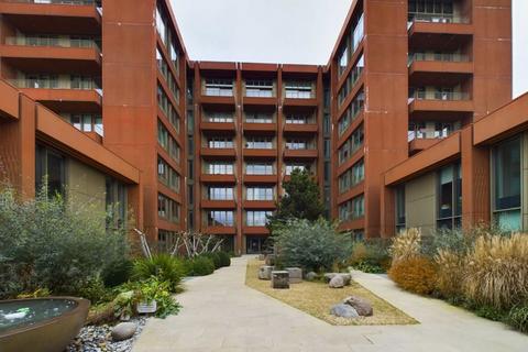 Canal Reach, London N1C 2 bed flat for sale