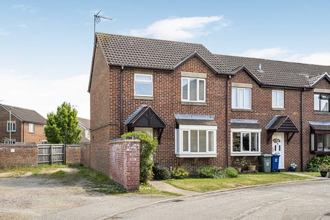 Lyneham Road, Bicester, OX26 3 bed semi