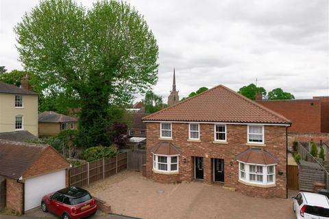Kensington Road, Stowmarket IP14 4 bed semi
