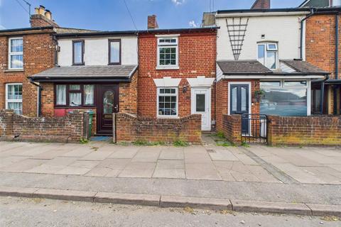 Buckingham Road, Aylesbury HP19 2 bed terraced house for sale