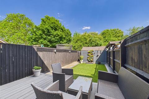 Plough Close, Aylesbury HP21 2 bed terraced house for sale
