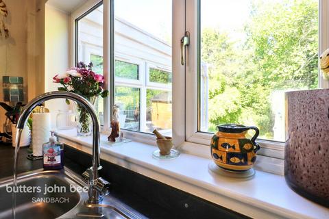 Daisybank Drive, Sandbach 3 bed detached house for sale