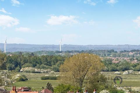 Carew Road, East Sussex BN21 2 bed flat for sale