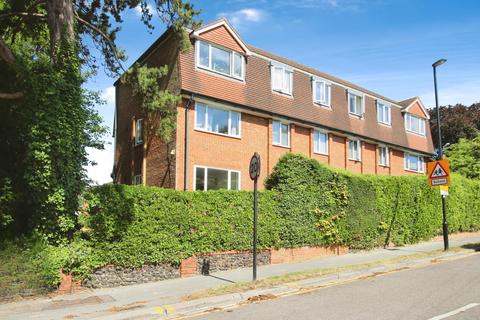 Croham Road, South Croydon CR2 2 bed flat for sale