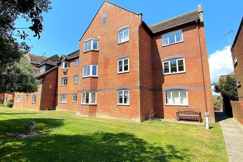 2 bedroom ground floor flat for sale