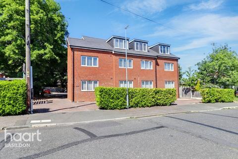 Roberts Road, Basildon 1 bed apartment for sale