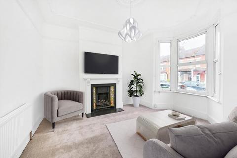 Macoma Road, London, SE18 3 bed terraced house for sale