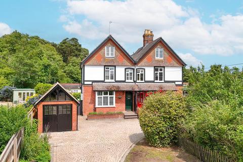 Princes Crescent, Lyndhurst, SO43 5 bed semi