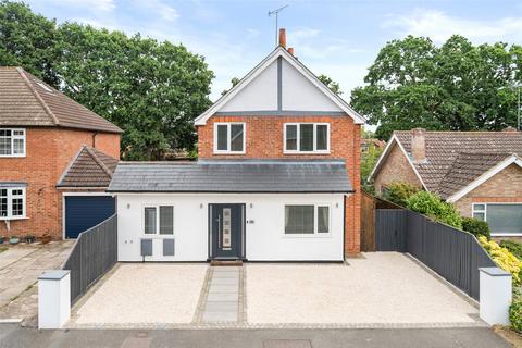 Park Road, Berkshire GU47 3 bed detached house for sale