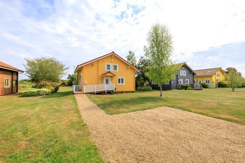 Caldecott, Great Yarmouth NR31 2 bed chalet for sale
