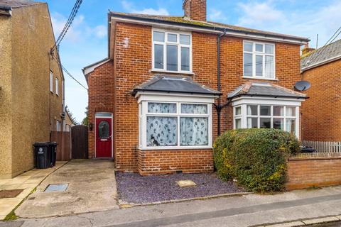 North Road, Brightlingsea... 3 bed semi