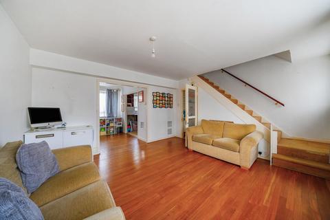 Courtlands Avenue, Lee, London, SE12 2 bed maisonette for sale