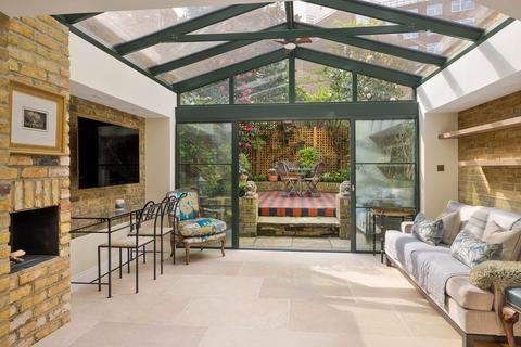 Bourne Street, London, SW1W 2 bed terraced house for sale