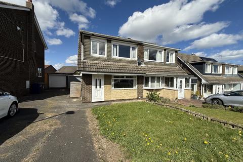 Symington Gardens, Silksworth... 3 bed semi