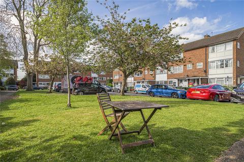 Courtlands Avenue, Lee, Lewisham... 2 bed maisonette for sale