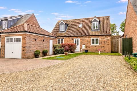 Halls Meadow Close, Methwold... 3 bed chalet for sale
