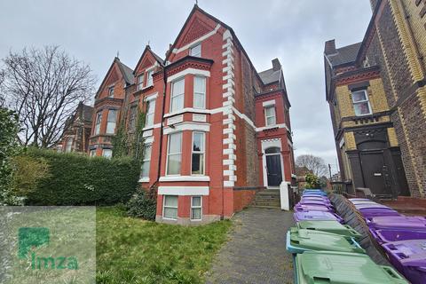 Newsham Drive, Liverpool, Merseyside 9 bed semi