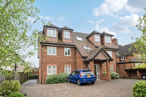 Kingsend, Ruislip 2 bed apartment for sale
