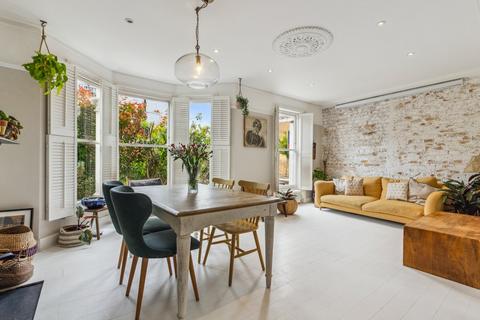 Dorville Crescent, Hammersmith W6 3 bed maisonette for sale