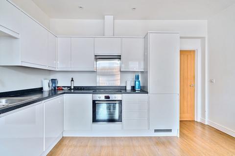 Staple Gardens, Winchester... 1 bed flat for sale
