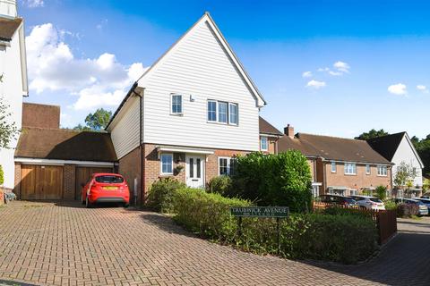 Trubwick Avenue, Haywards Heath 3 bed terraced house for sale