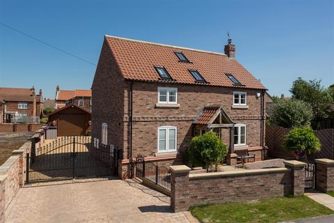 South Street, Barmby On The Marsh 4 bed detached house for sale