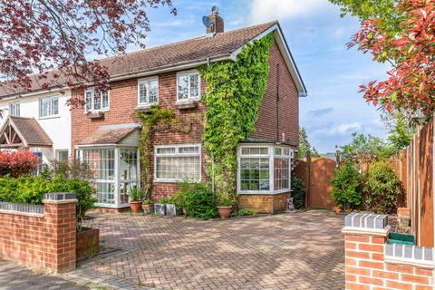 Farleigh Avenue, Bromley, BR2 3 bed semi