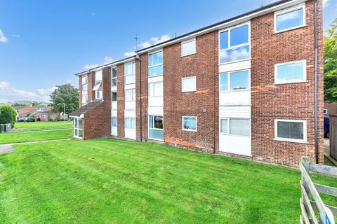 Yeats Close, Royston SG8 2 bed apartment for sale