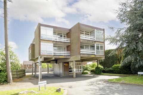 The Chase, Stanmore HA7 2 bed flat for sale