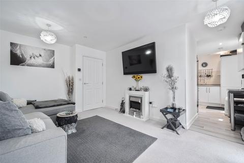 Newlands Place, Berkshire RG12 2 bed maisonette for sale