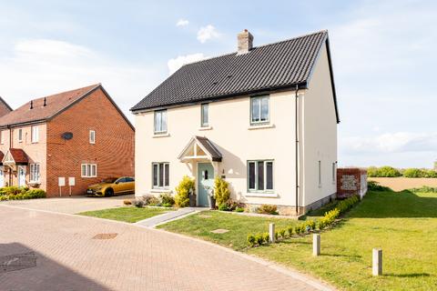 Farm Drive, Fakenham 4 bed detached house for sale