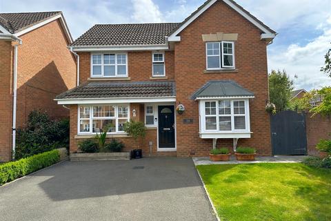 Sutherland Crescent, Chippenham 4 bed detached house for sale