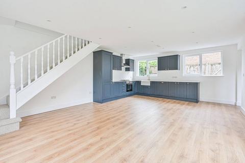 Woodhill, Woolwich, London, SE18 3 bed detached house for sale