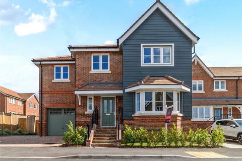 Leopard Lane, Purley on Thames, Reading 4 bed detached house for sale