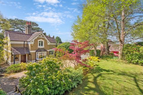 Gravel Path, Berkhamsted 3 bed detached house for sale