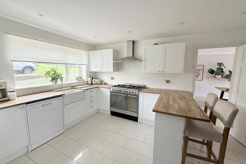 Bennett Way, Dartford DA2 4 bed end of terrace house for sale