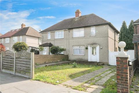 Montacute Road, New Addington... 2 bed semi