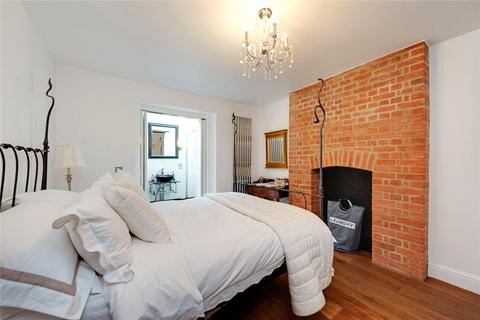 Filmer Road, London SW6 2 bed maisonette for sale