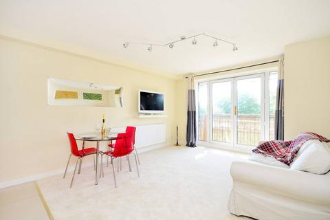 Barchester Close, Hanwell, London, W7 1 bed flat for sale