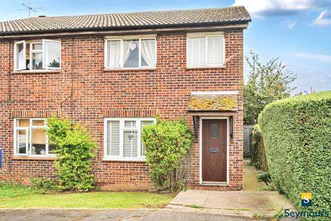 Fitzjohn Close, Surrey GU4 3 bed end of terrace house for sale