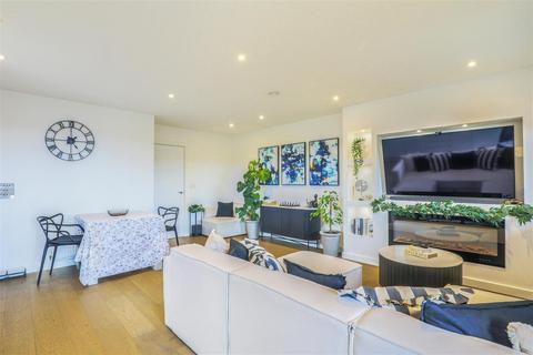 Smitham Court, 31 Leaden Hill, Coulsdon 2 bed apartment for sale