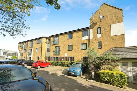 Salisbury Road, Dartford, DA2 2 bed flat for sale
