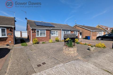 Greyhound Lane, Orsett Heath 2 bed bungalow for sale