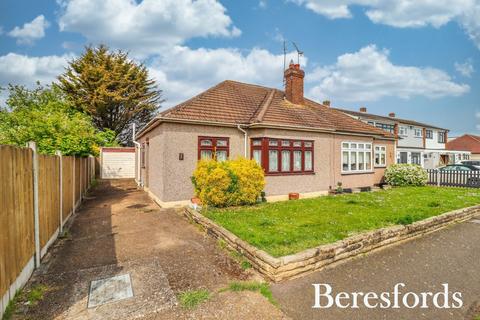 Limerick Gardens, Upminster, RM14 2 bed semi