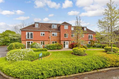 Meadowgate, Horsham RH12 2 bed ground floor flat for sale
