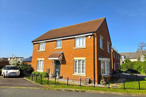 Quindell Close, Aylesbury HP18 4 bed detached house for sale